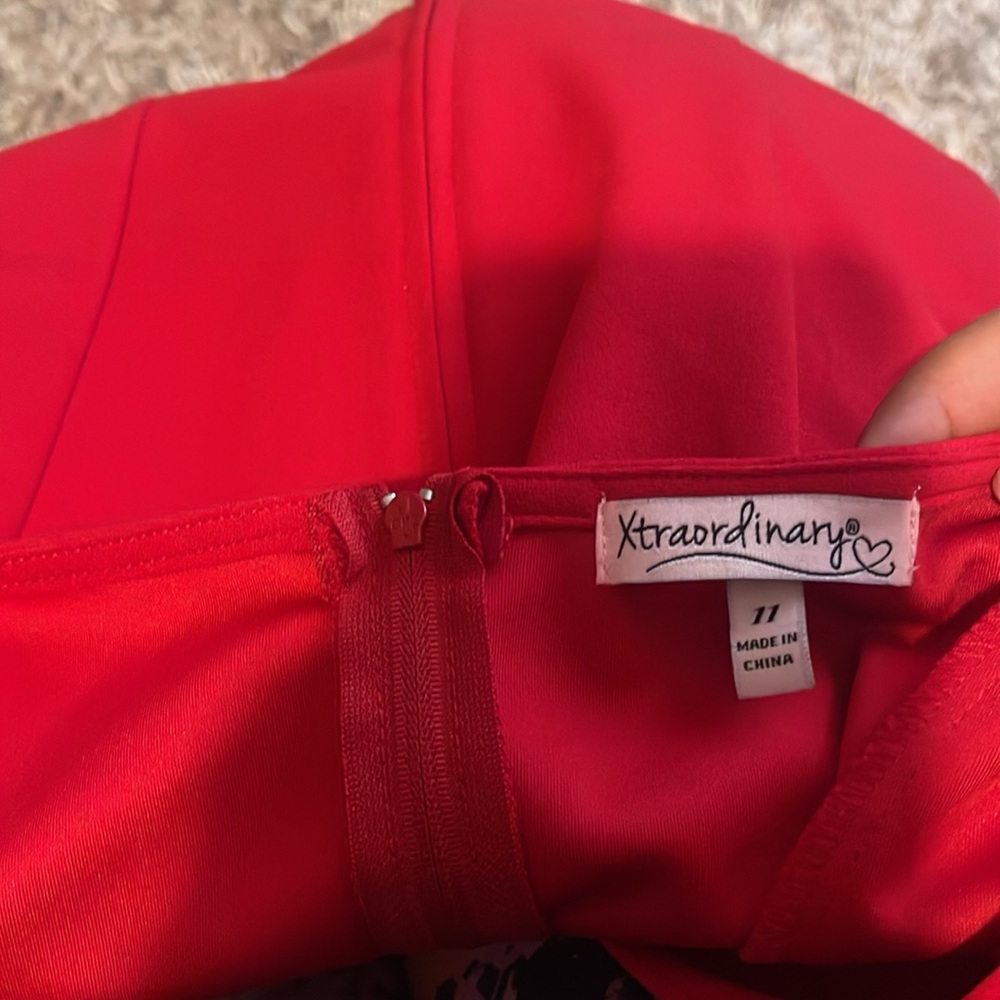 Red jumpsuit size 11 - Picture 5 of 5